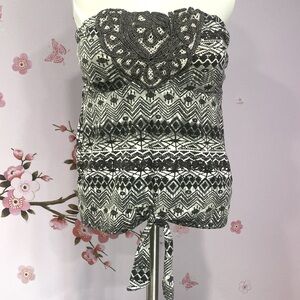 New BONGO Black White & Gray Strapless Halter Top Front Crochet Design Women’s S